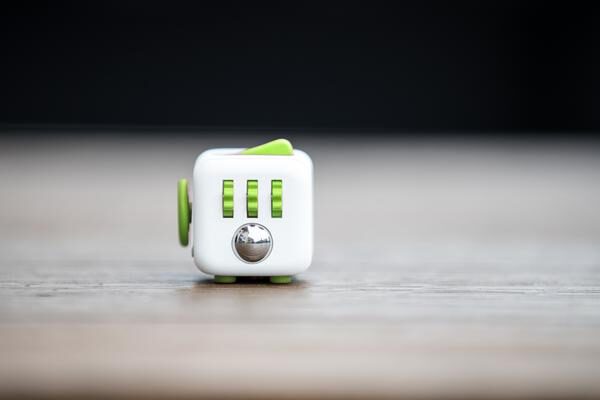 สินค้าหมด Fidget Cube ของเล่นสำหรับคนที่มีอาการมืออยู่ไม่สุข