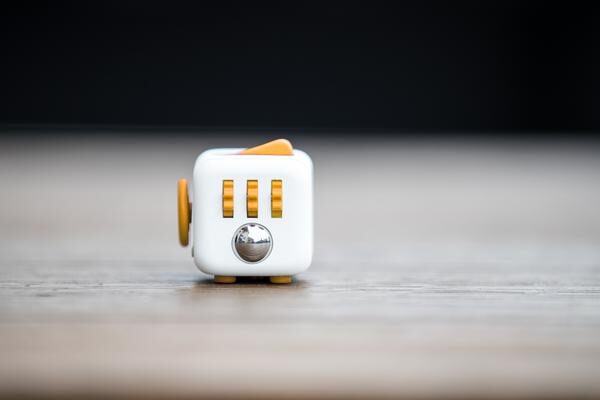 สินค้าหมด Fidget Cube ของเล่นสำหรับคนที่มีอาการมืออยู่ไม่สุข
