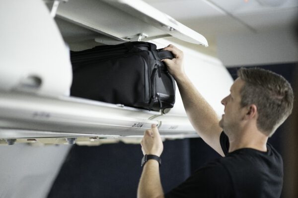 NOMATIC - SET : Travel Bag 30L V2 + Toiletry Bag (S) + Apparel Sleeve