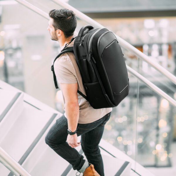 NOMATIC - Navigator Travel Backpack 32L