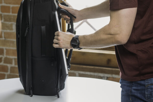 NOMATIC - Navigator Travel Backpack 32L