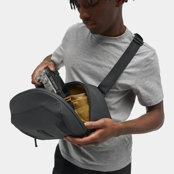 NOMATIC x Peter McKinnon 2 - Camera Sling/Messenger