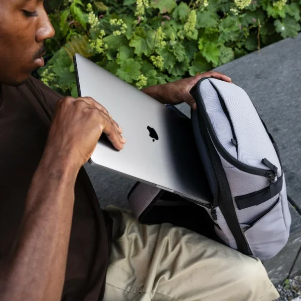 NOMATIC x Peter McKinnon - LUMA Camera Pack 18L